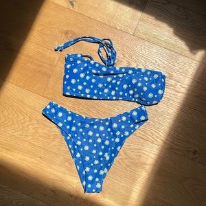 🌴Zaful🌴 Size small Sexy Daisy Bikini Set